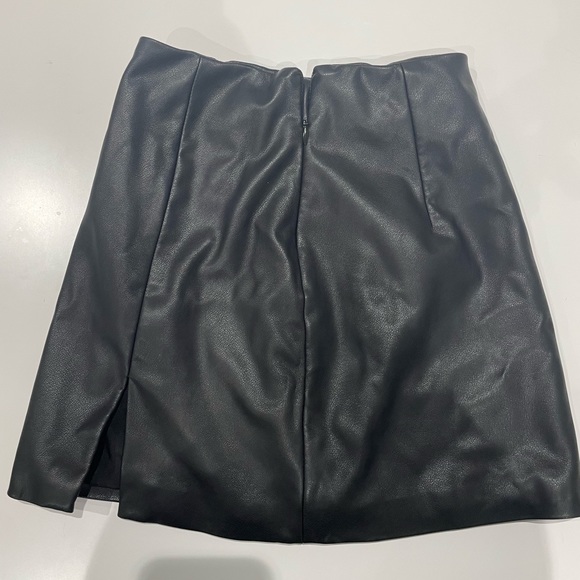 Oak and Fort Faux Leather Mini Skirt - Picture 4 of 9